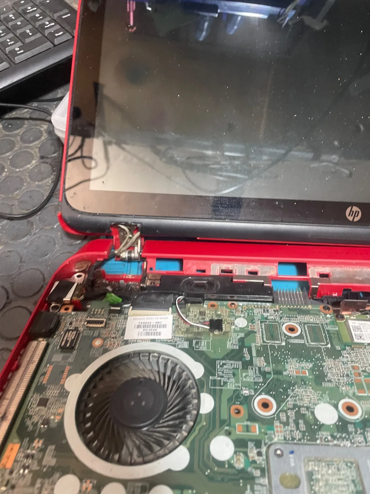 HP 15-P20 bisagras rotas — Reparación Oaxaca | Ciselaptop