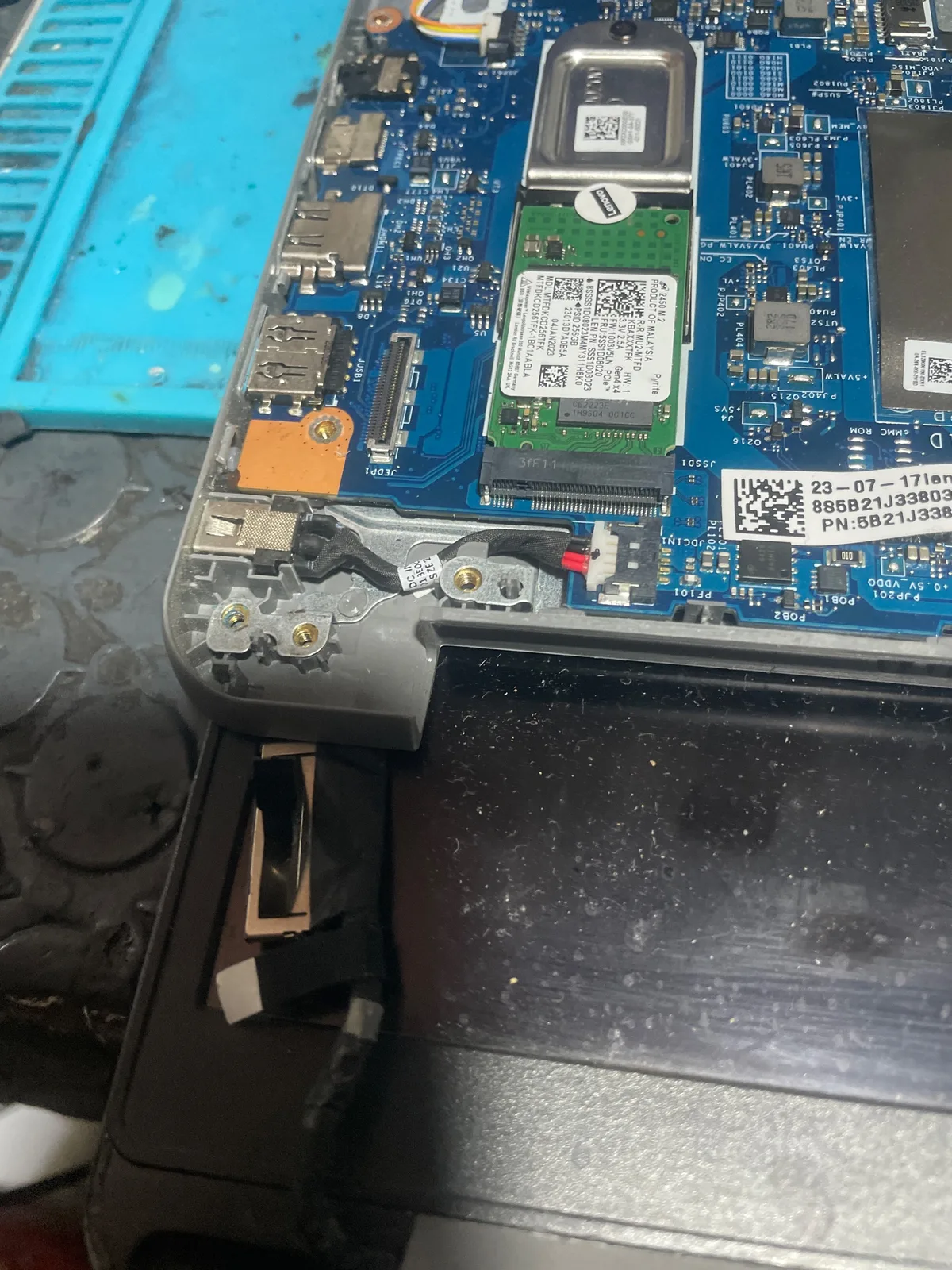 Lenovo Ryzen 3 — Bisagras dañadas — Ciselaptop Oaxaca