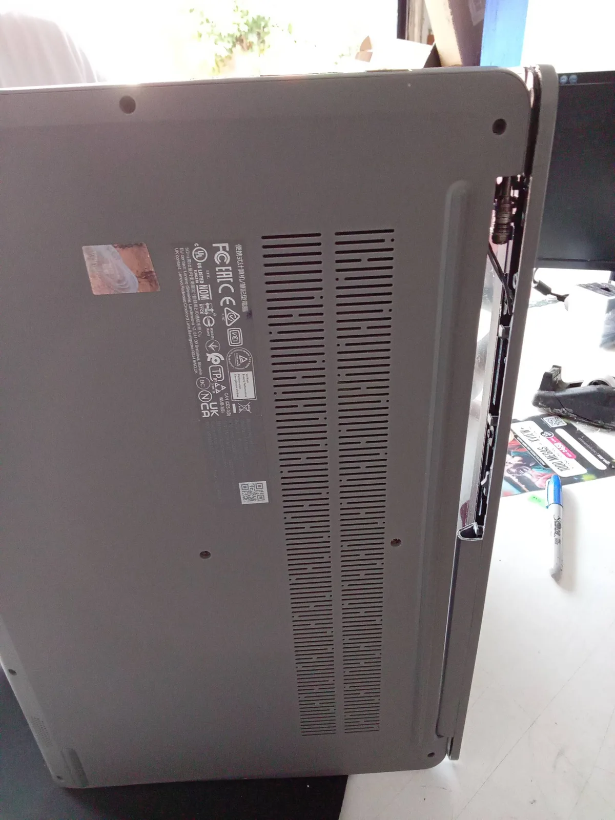 Lenovo Ryzen 3 bisagras — Reparación Oaxaca | Ciselaptop