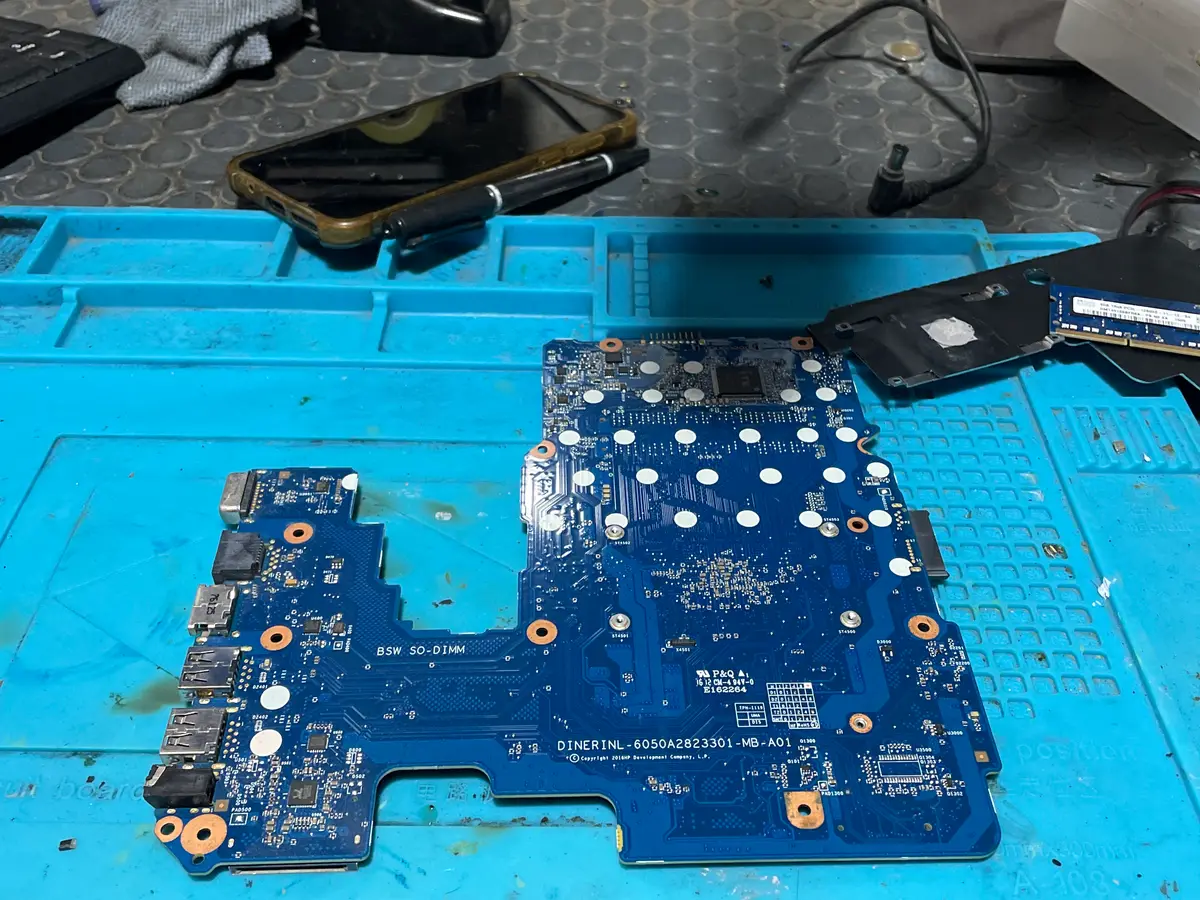 Reparación a nivel componente de placa base en Cise Laptop Oaxaca